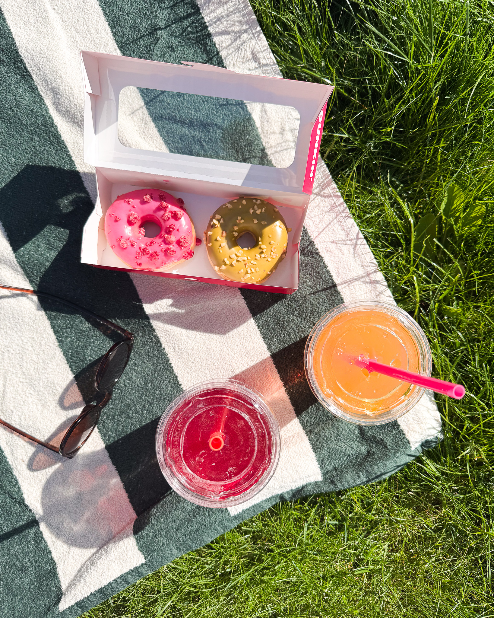 DUNKIN' Refresher Summer